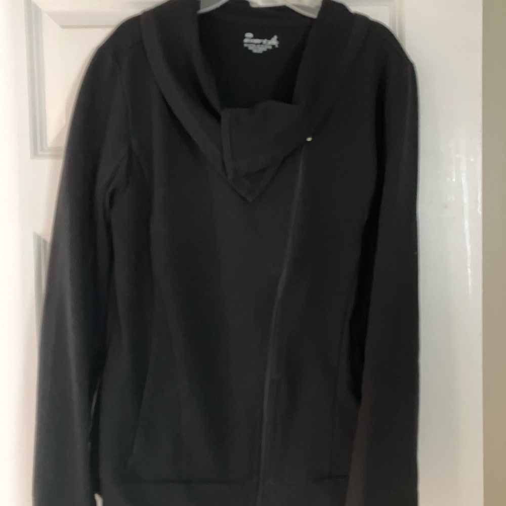 Asymmetrical workout jacket